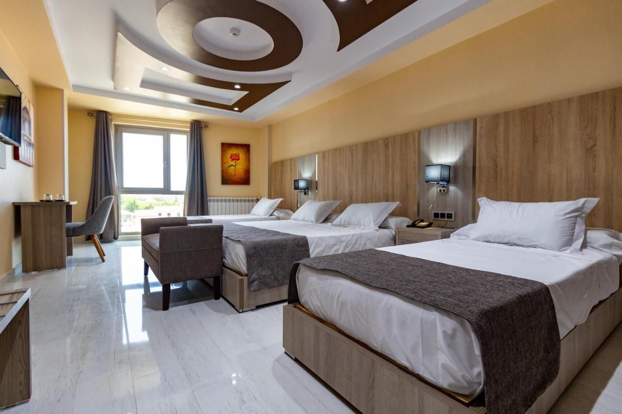 Hotel Zinou Zm Algiers Екстериор снимка